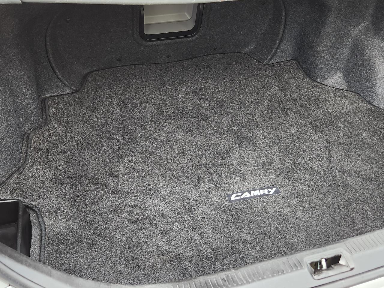 Toyota Camry 4dr Sdn V6 Auto XLE (Natl) 2011