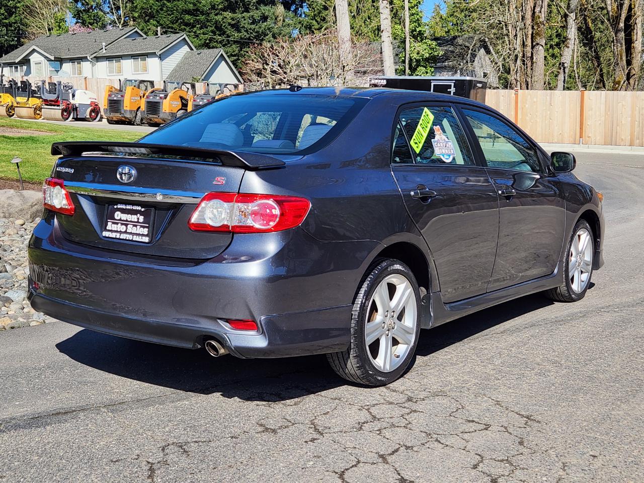 Toyota Corolla 4dr Sdn Auto S (Natl) 2013
