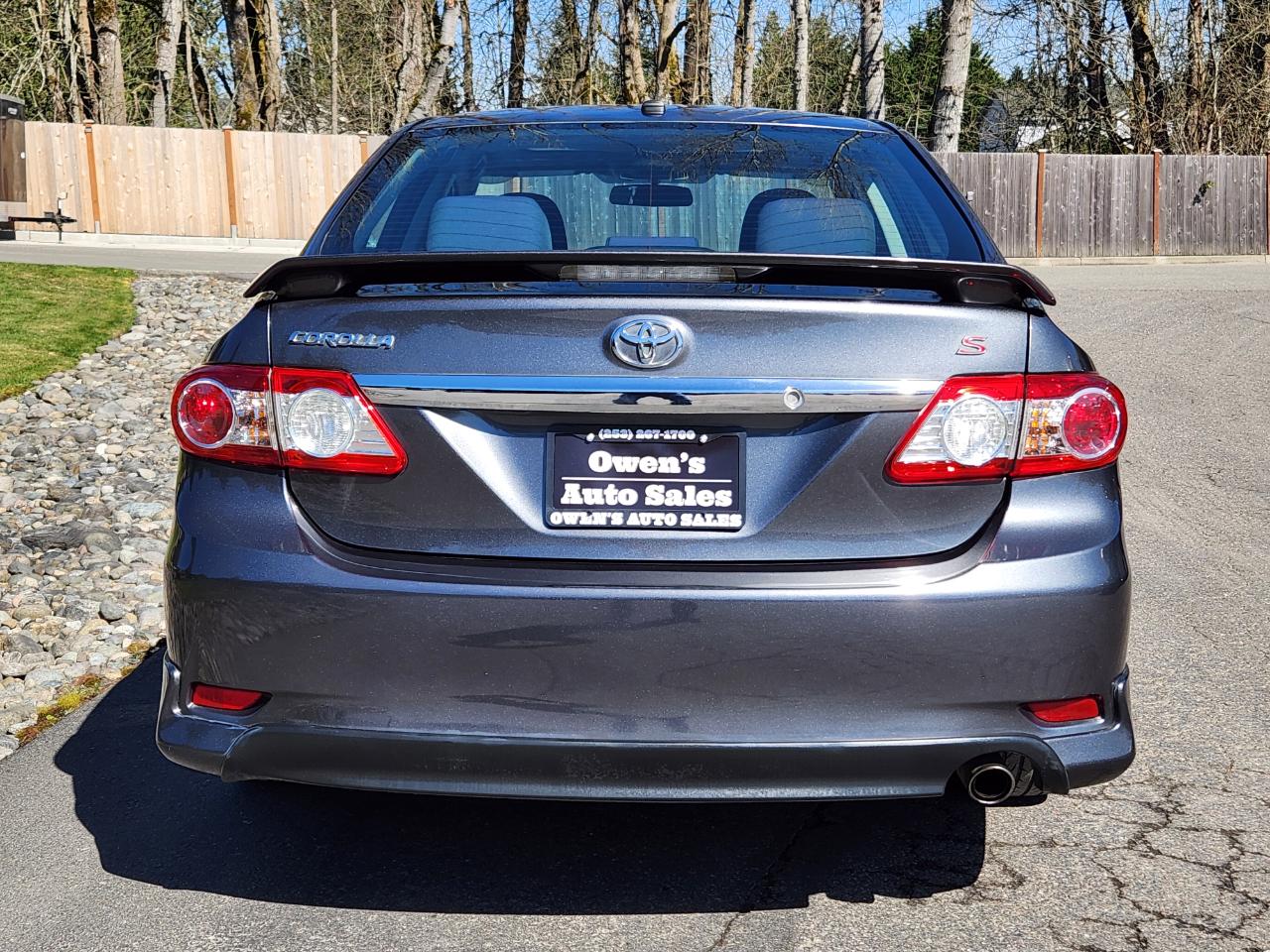 Toyota Corolla 4dr Sdn Auto S (Natl) 2013