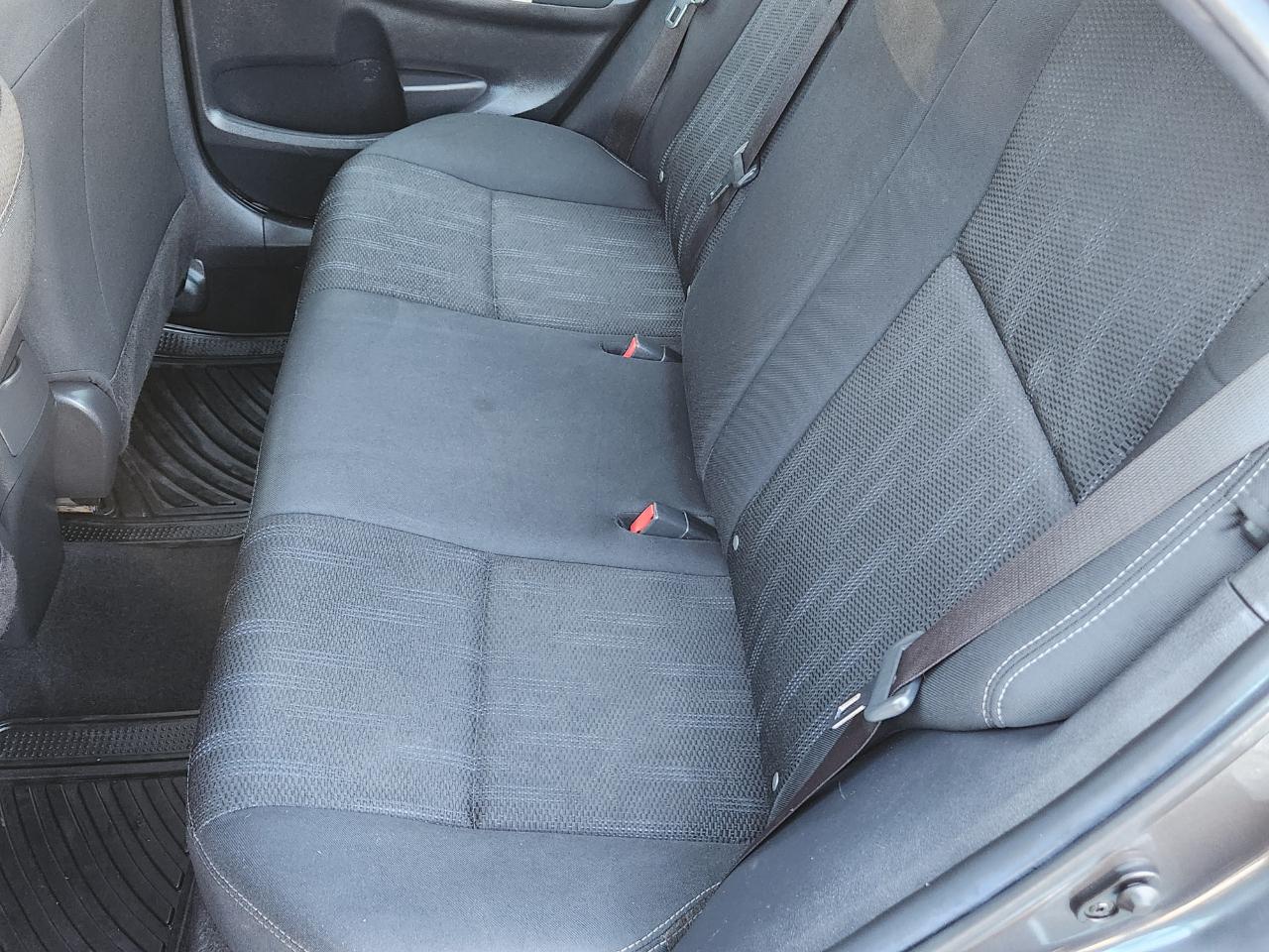 Toyota Corolla 4dr Sdn Auto S (Natl) 2013