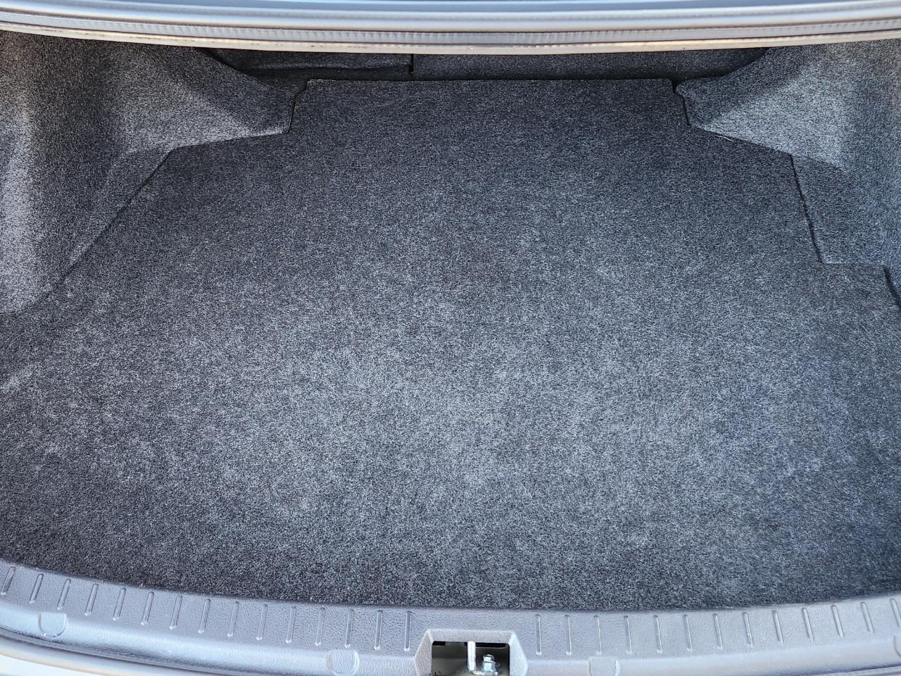 Toyota Corolla 4dr Sdn Auto S (Natl) 2013