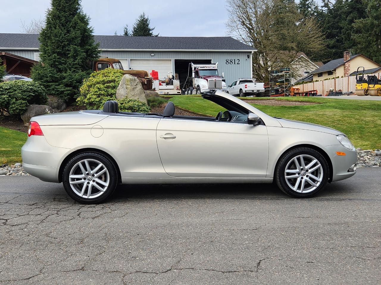 Volkswagen Eos 2dr Conv DSG Lux 2009