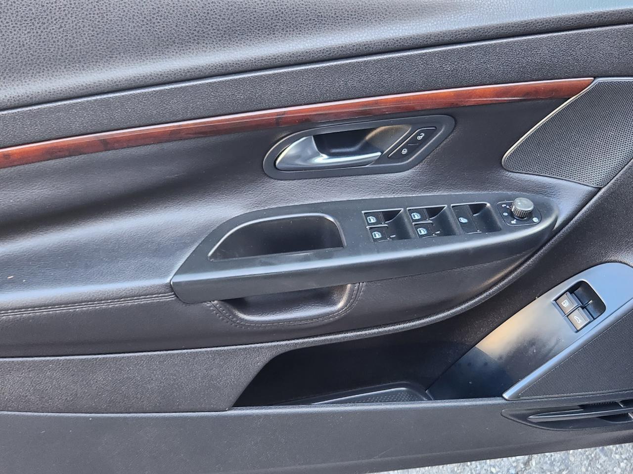 Volkswagen Eos 2dr Conv DSG Lux 2009