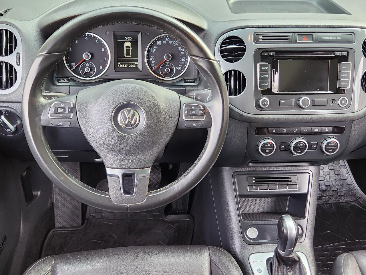 Volkswagen Tiguan 4MOTION 4dr Auto SEL 2015