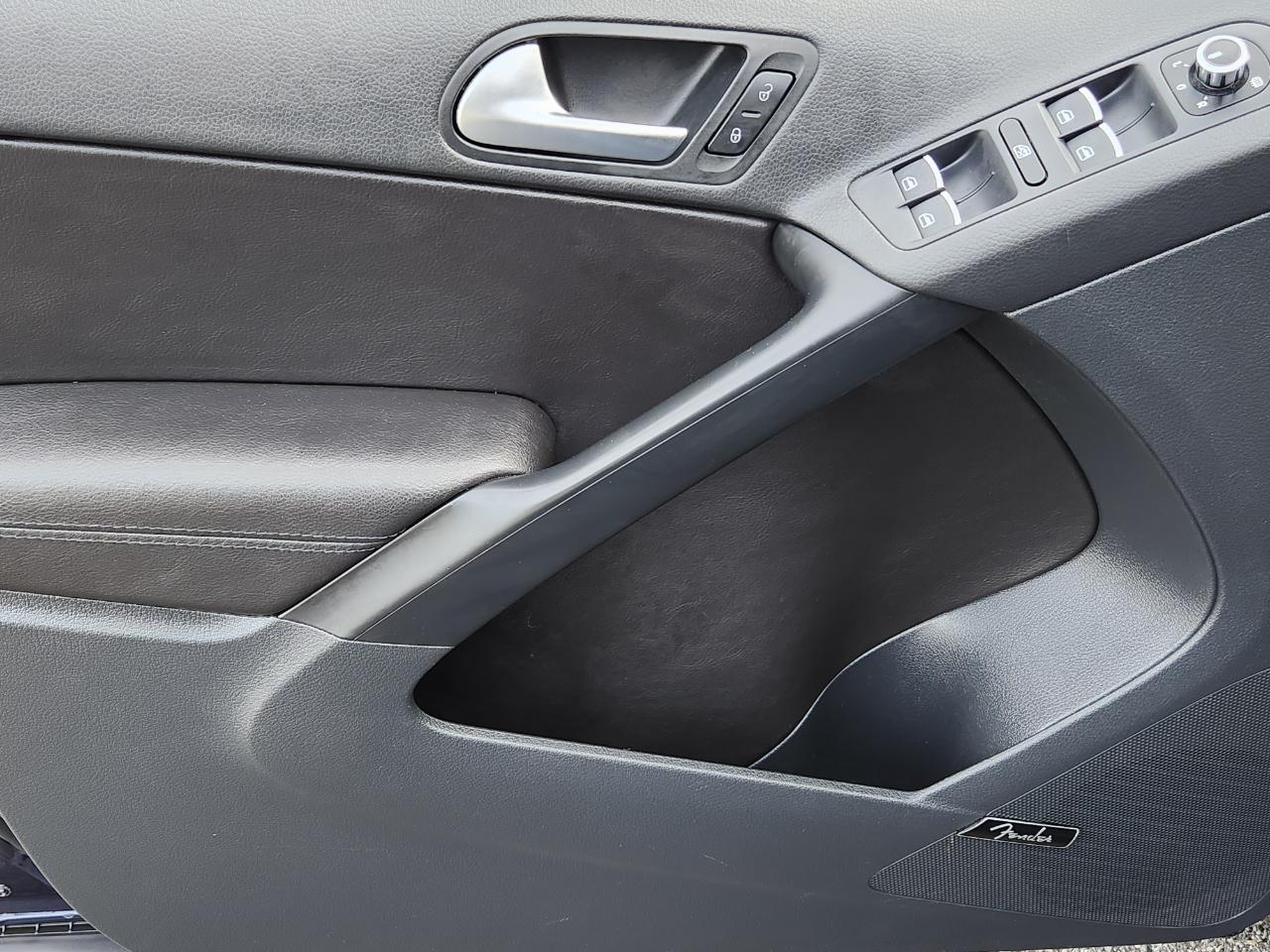 Volkswagen Tiguan 4MOTION 4dr Auto SEL 2015