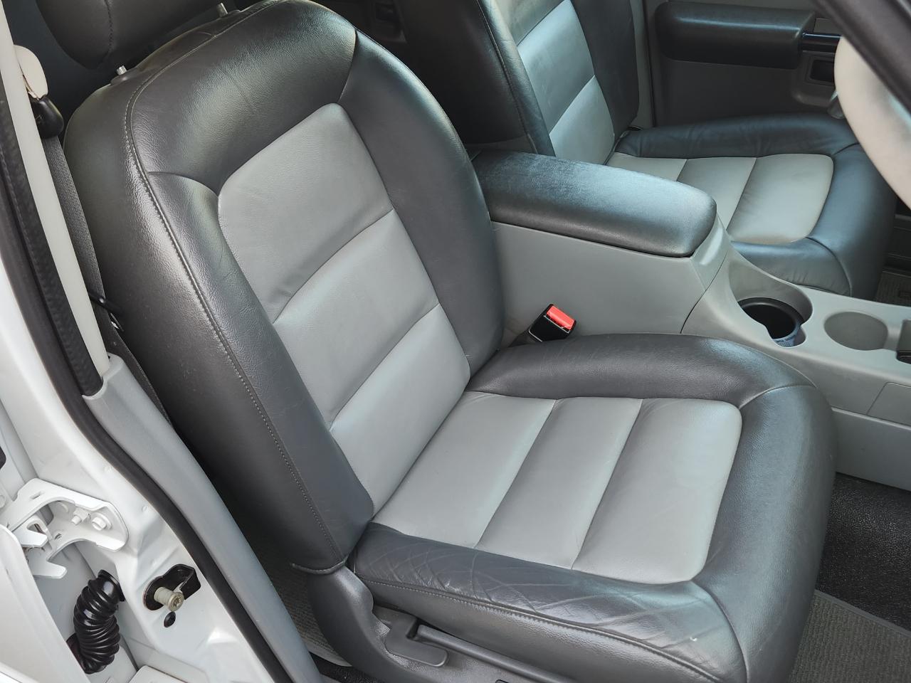 Ford Explorer Sport Trac 4dr 126" WB 4WD XLT Premium 2003