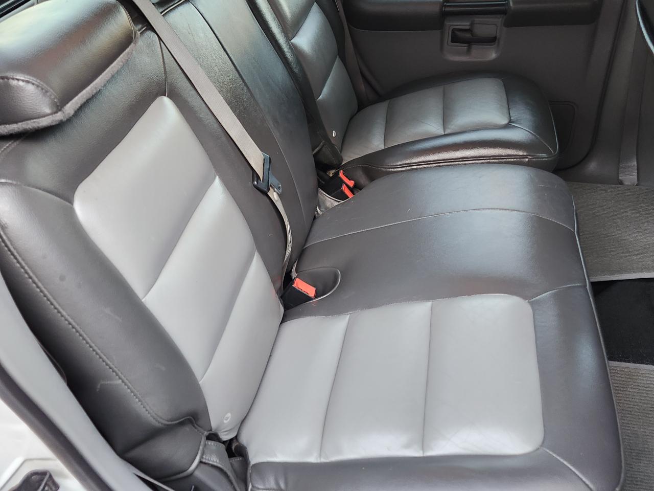 Ford Explorer Sport Trac 4dr 126" WB 4WD XLT Premium 2003