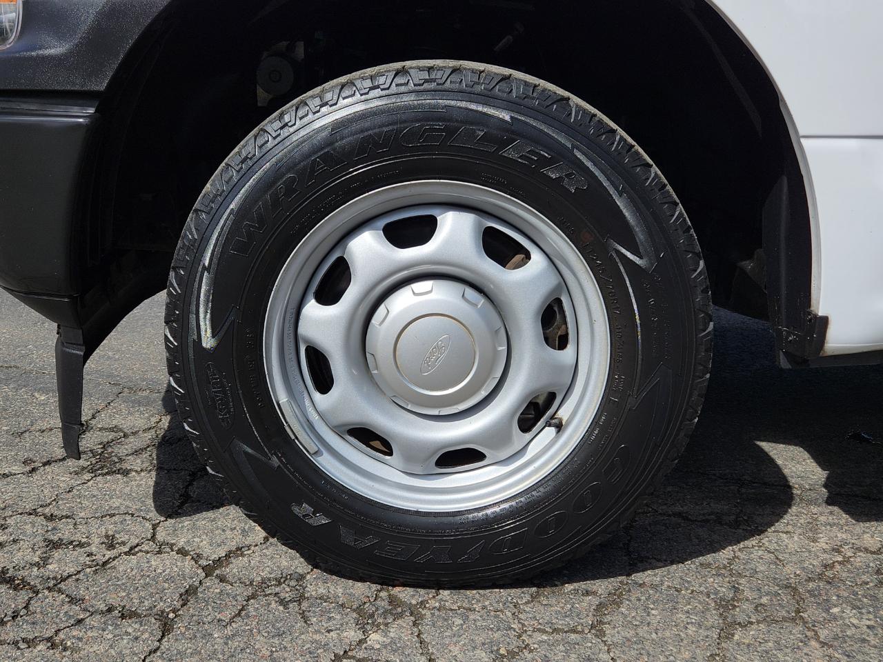 Ford F-150 XL 2WD Reg Cab 8' Box 2018