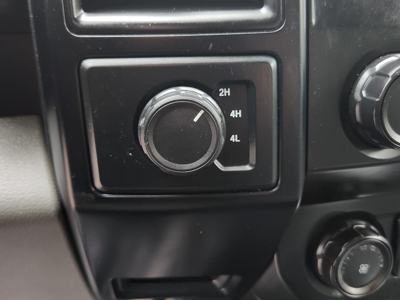 Ford F-150 4WD SuperCab 145" XL 2016