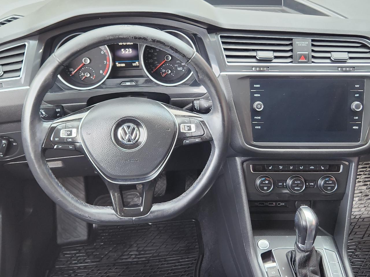 Volkswagen Tiguan 2.0T SEL 4MOTION 2018