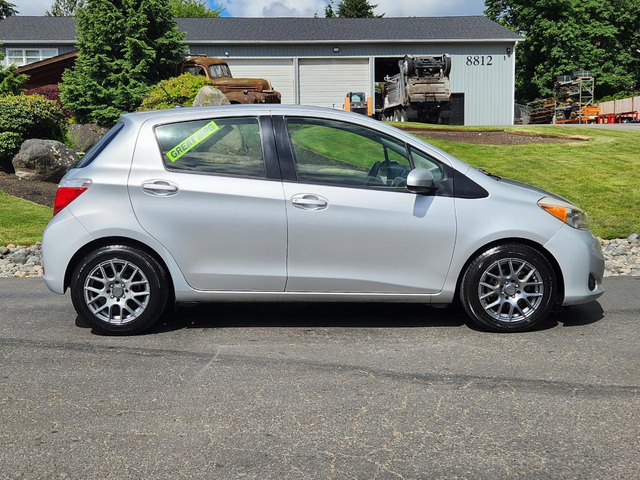 Toyota Yaris 5dr Liftback Auto LE (Natl) 2012