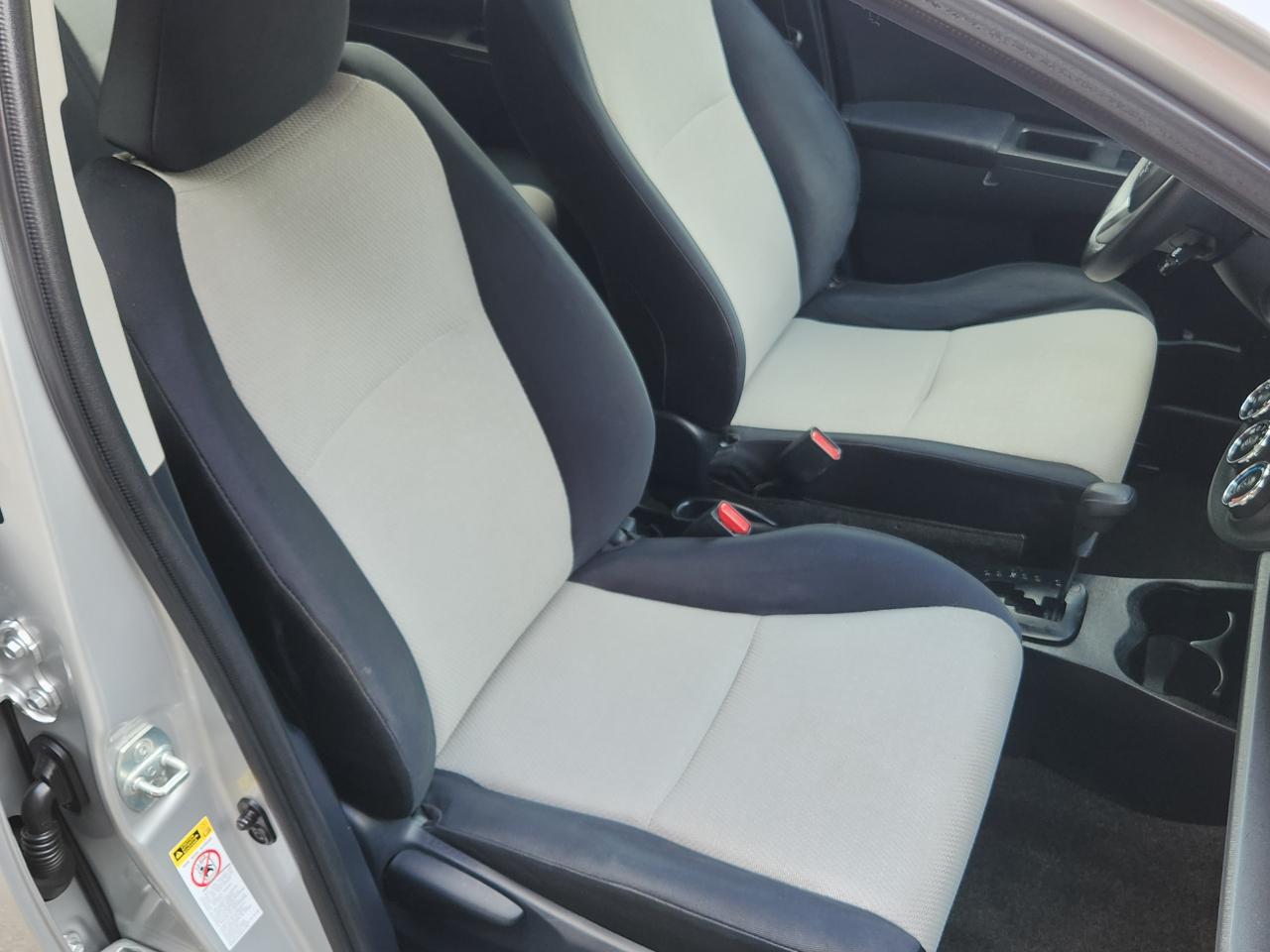 Toyota Yaris 5dr Liftback Auto LE (Natl) 2012