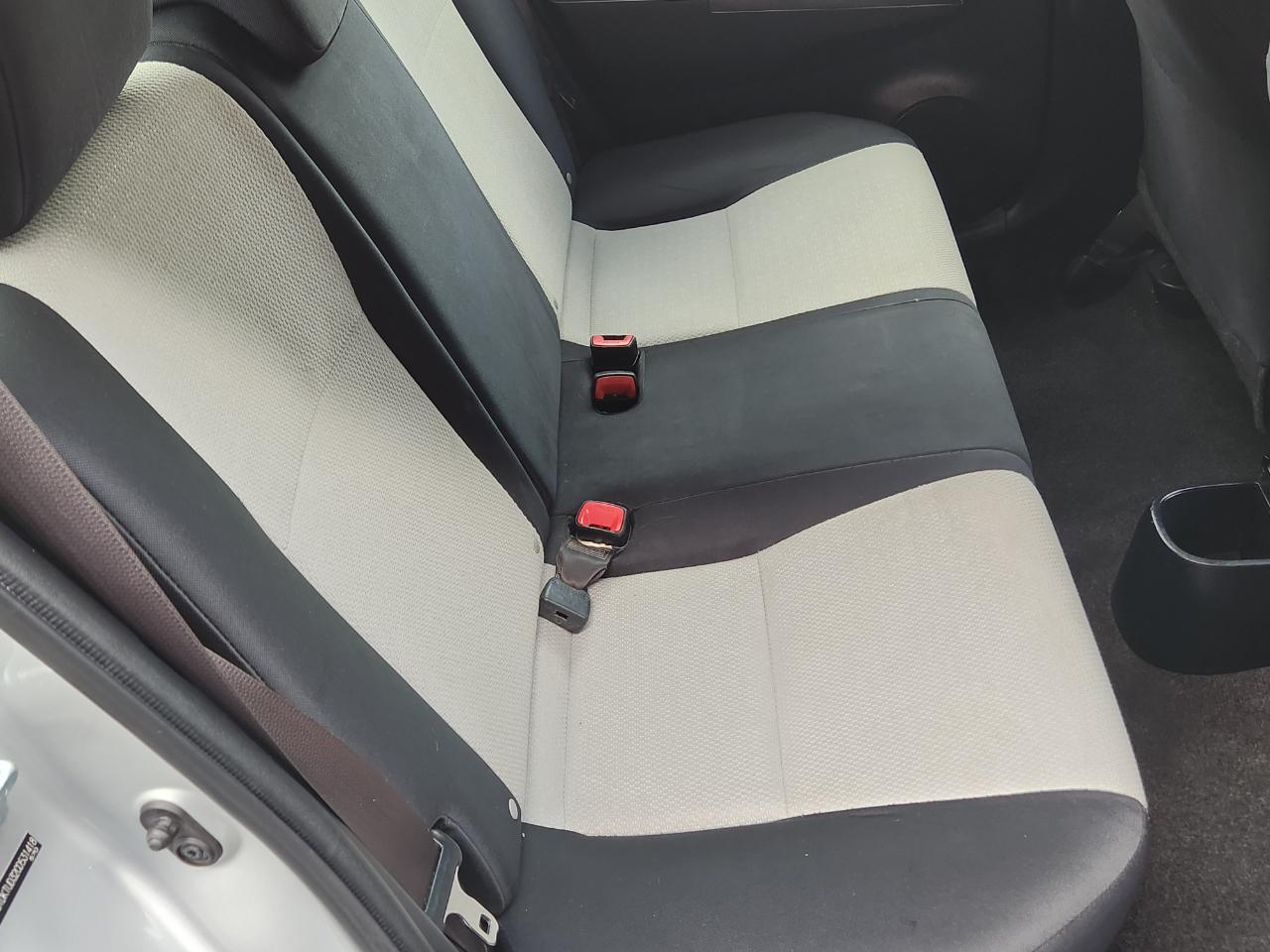 Toyota Yaris 5dr Liftback Auto LE (Natl) 2012