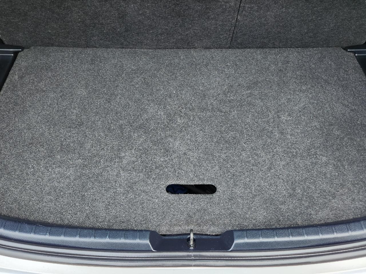 Toyota Yaris 5dr Liftback Auto LE (Natl) 2012