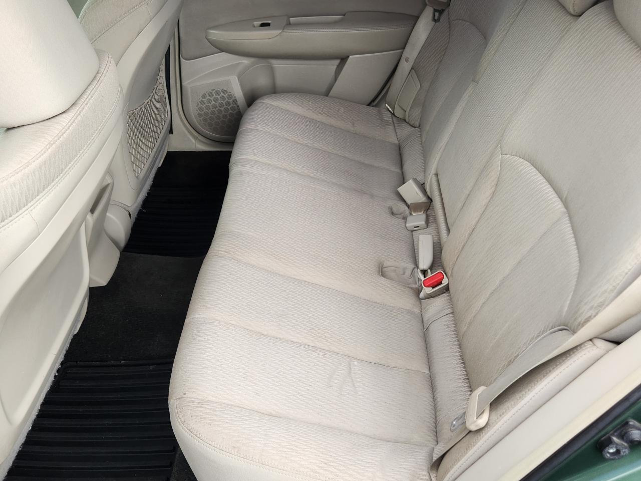 Subaru Outback 4dr Wgn H4 Auto 2.5i 2012