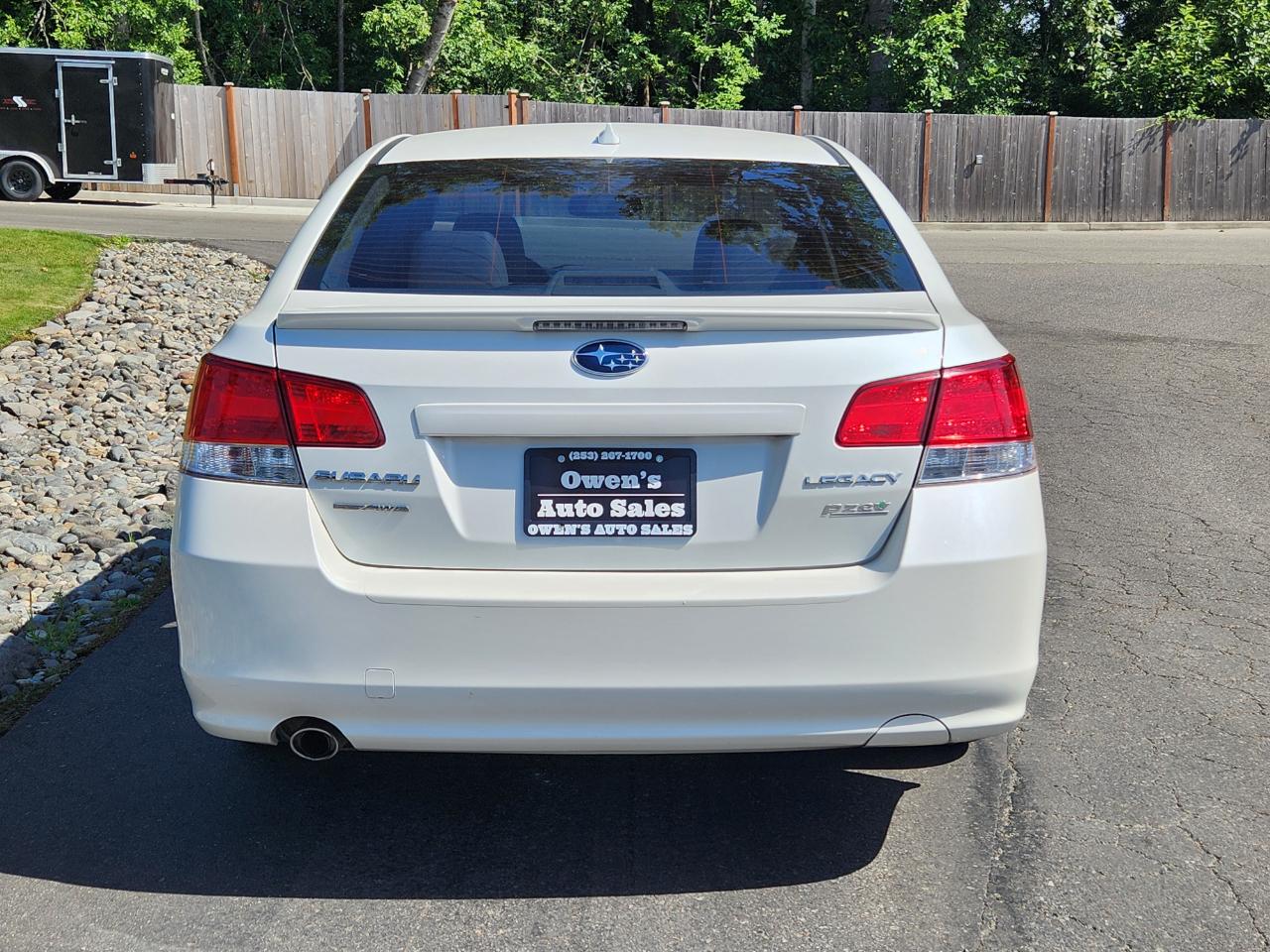 Subaru Legacy 4dr Sdn H4 Auto 2.5i Limited 2013
