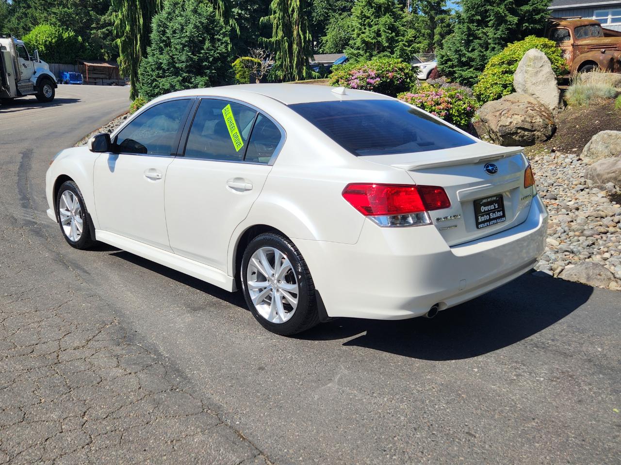 Subaru Legacy 4dr Sdn H4 Auto 2.5i Limited 2013