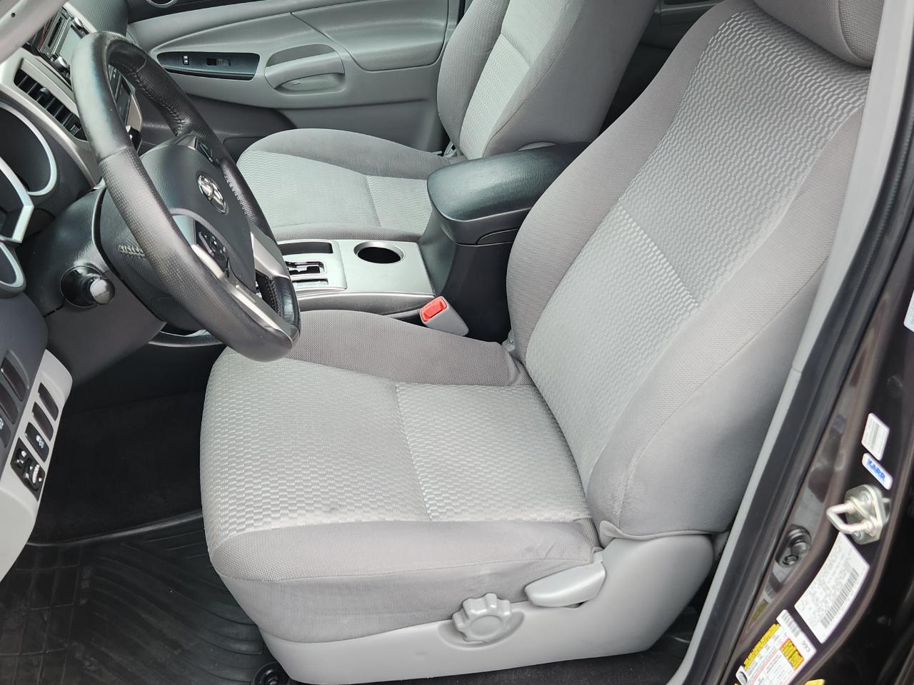 Toyota Tacoma 2WD Double Cab V6 AT PreRunner (Natl) 2015