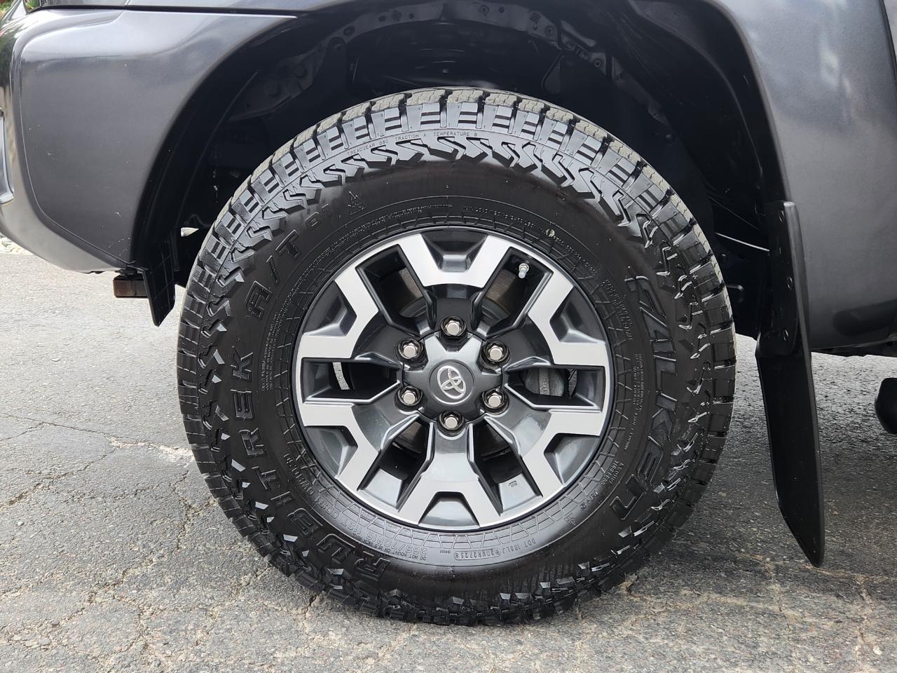 Toyota Tacoma 2WD Double Cab V6 AT PreRunner (Natl) 2015