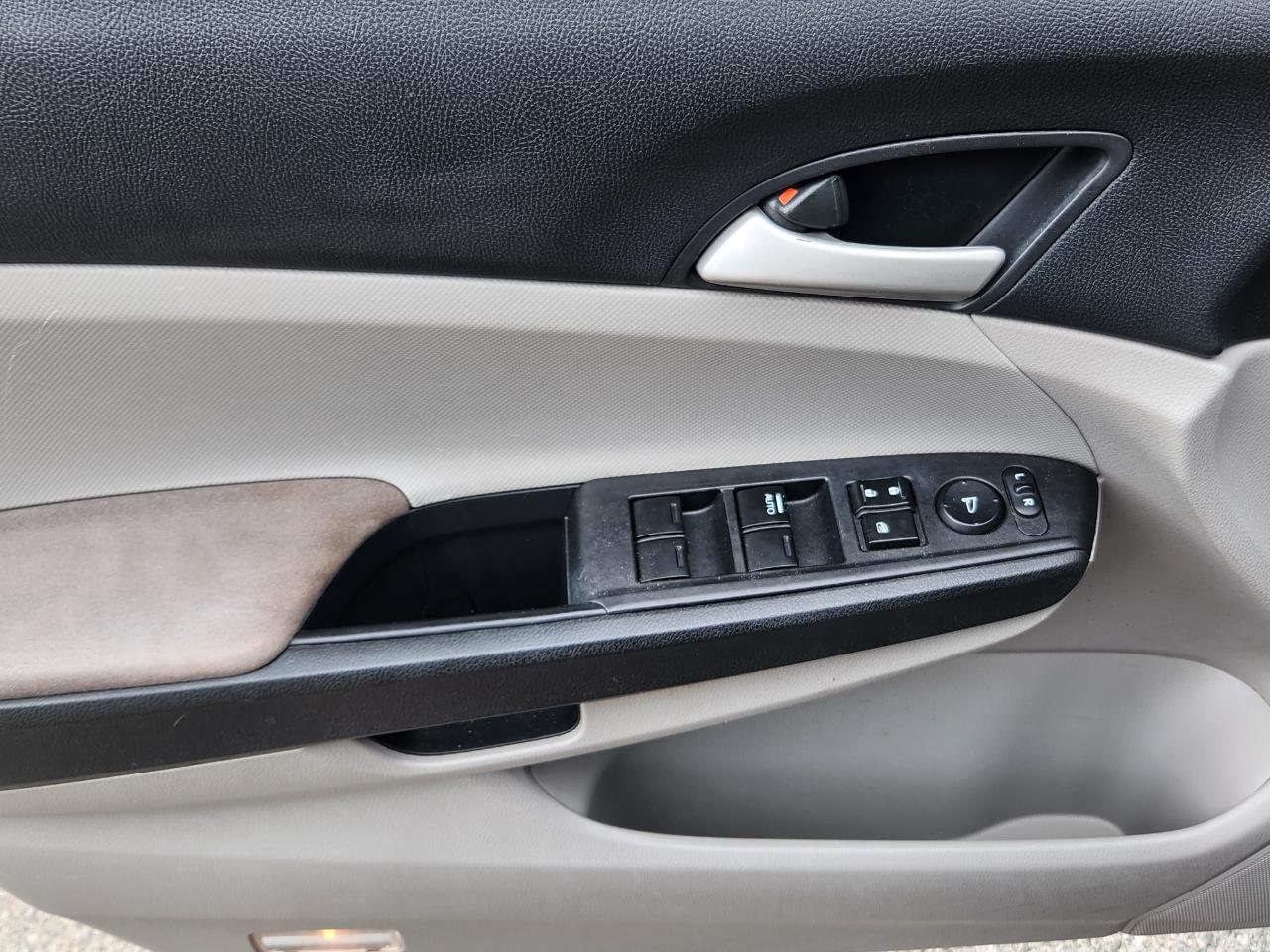 Honda Accord Sdn 4dr I4 Auto LX 2012