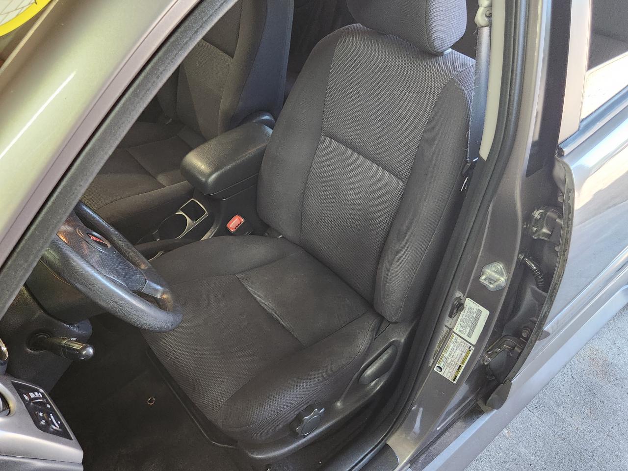 Pontiac Vibe 4dr HB 2004