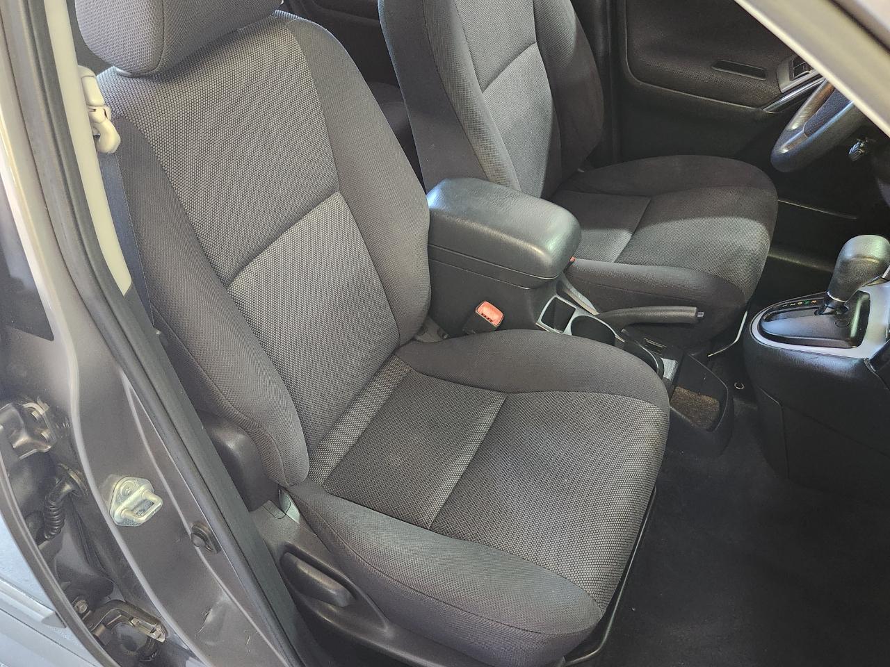 Pontiac Vibe 4dr HB 2004
