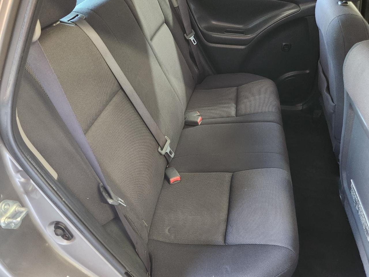 Pontiac Vibe 4dr HB 2004