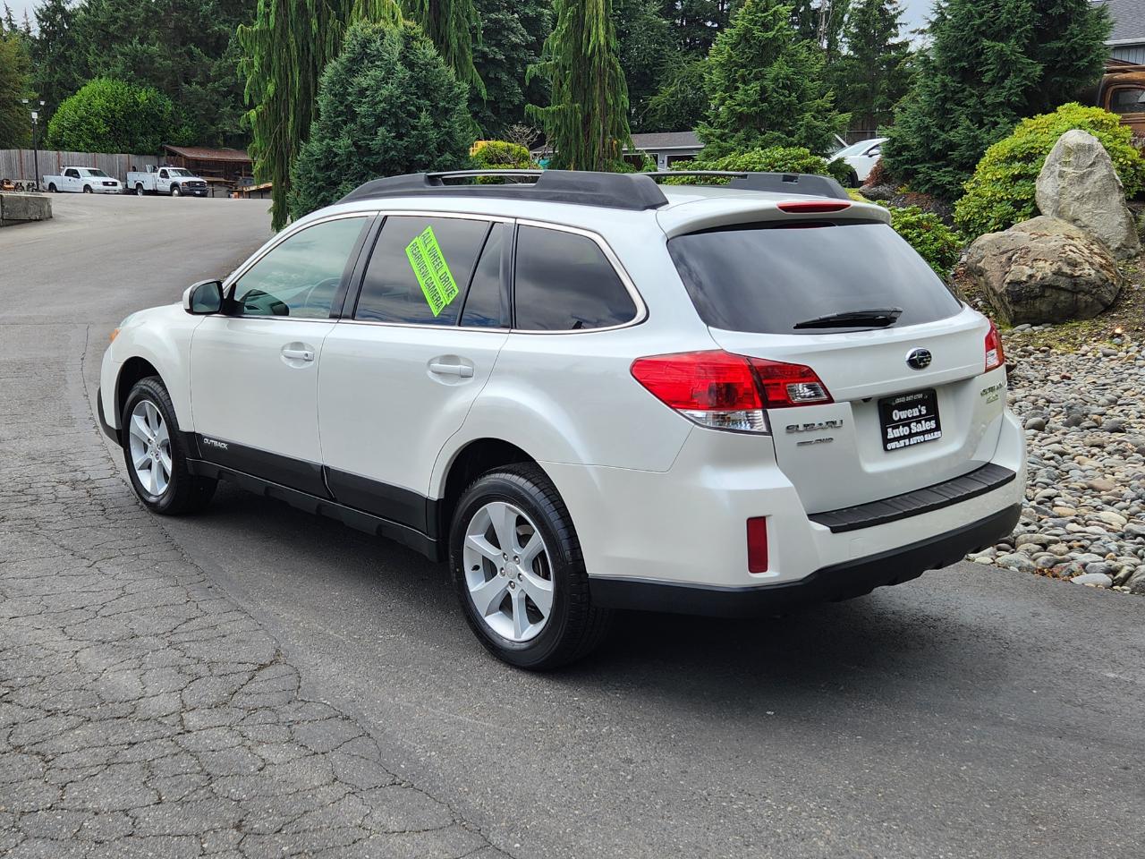 Subaru Outback 4dr Wgn H4 Auto 2.5i Premium 2013
