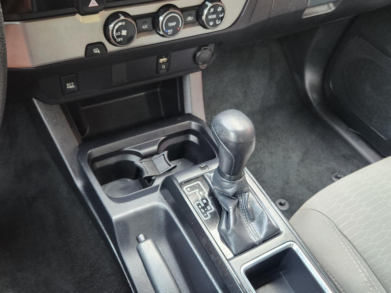 Toyota Tacoma SR Access Cab 6' Bed I4 4x2 AT (Natl) 2018