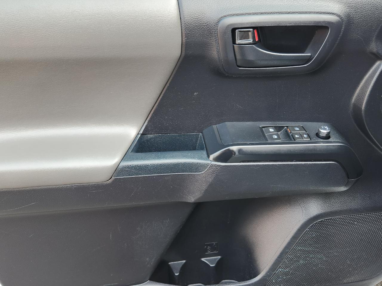Toyota Tacoma SR Access Cab 6' Bed I4 4x2 AT (Natl) 2018