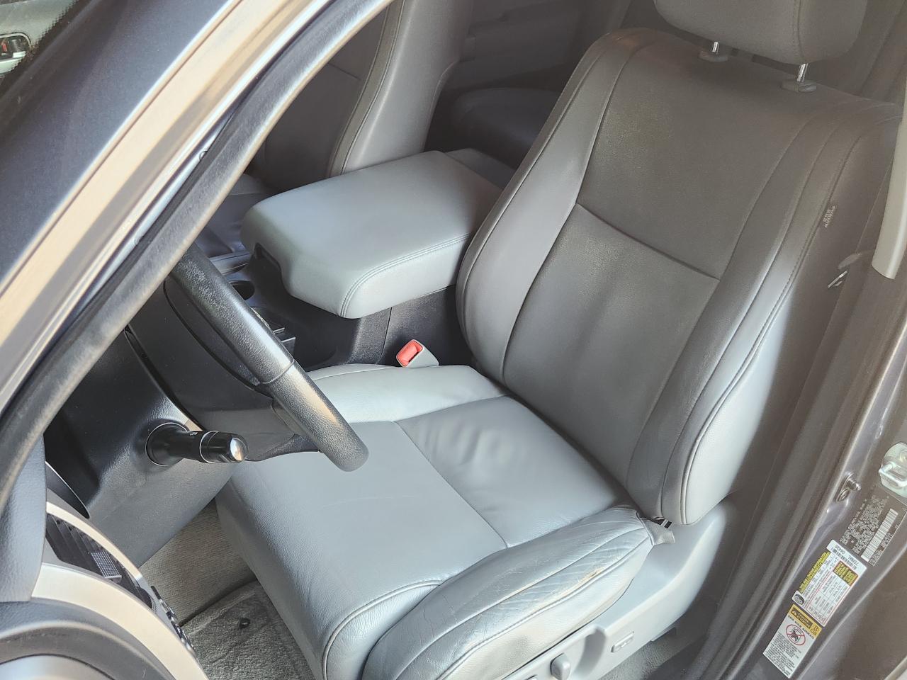 Toyota Sequoia RWD 5.7L Limited (Natl) 2010