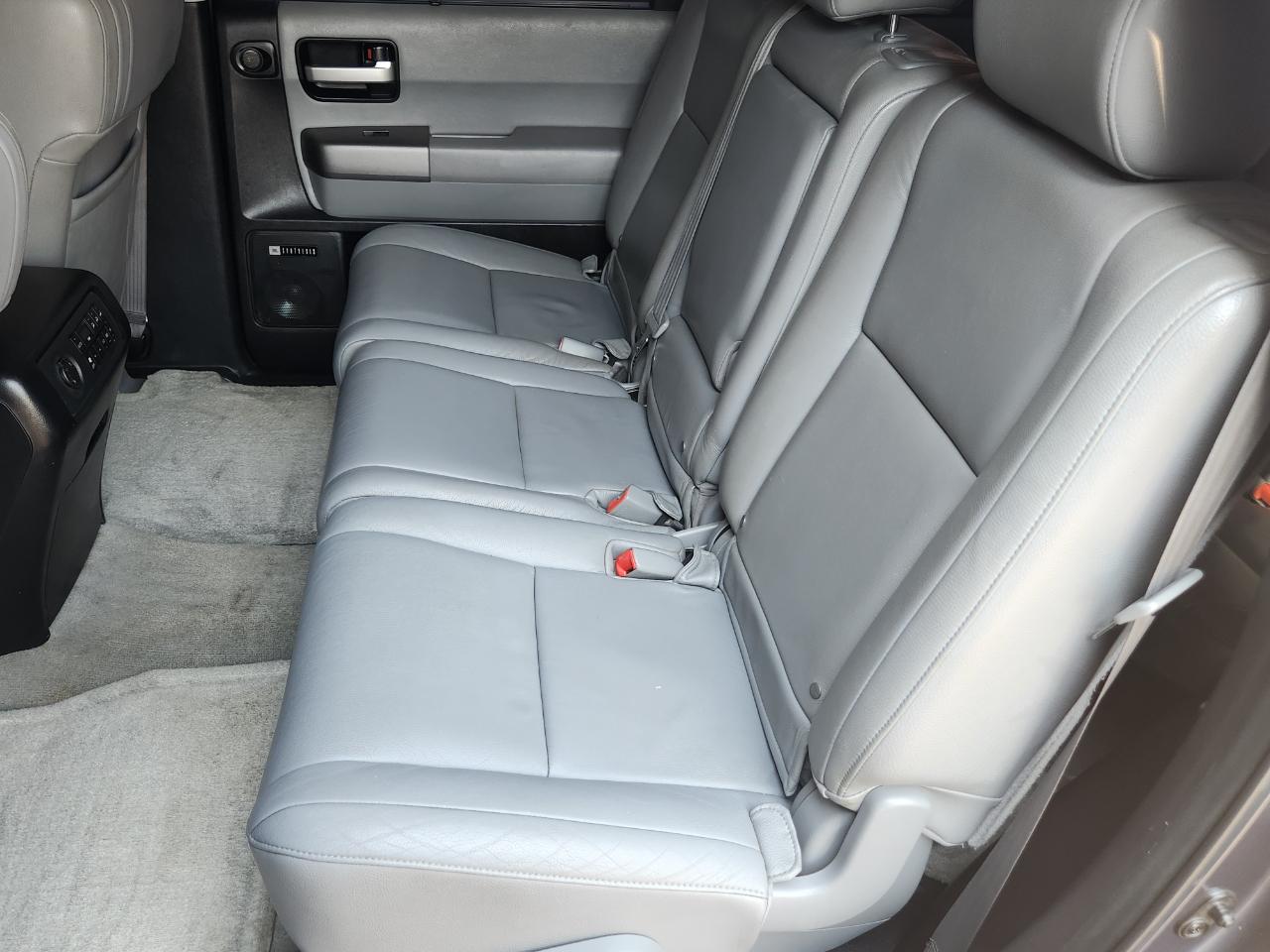Toyota Sequoia RWD 5.7L Limited (Natl) 2010