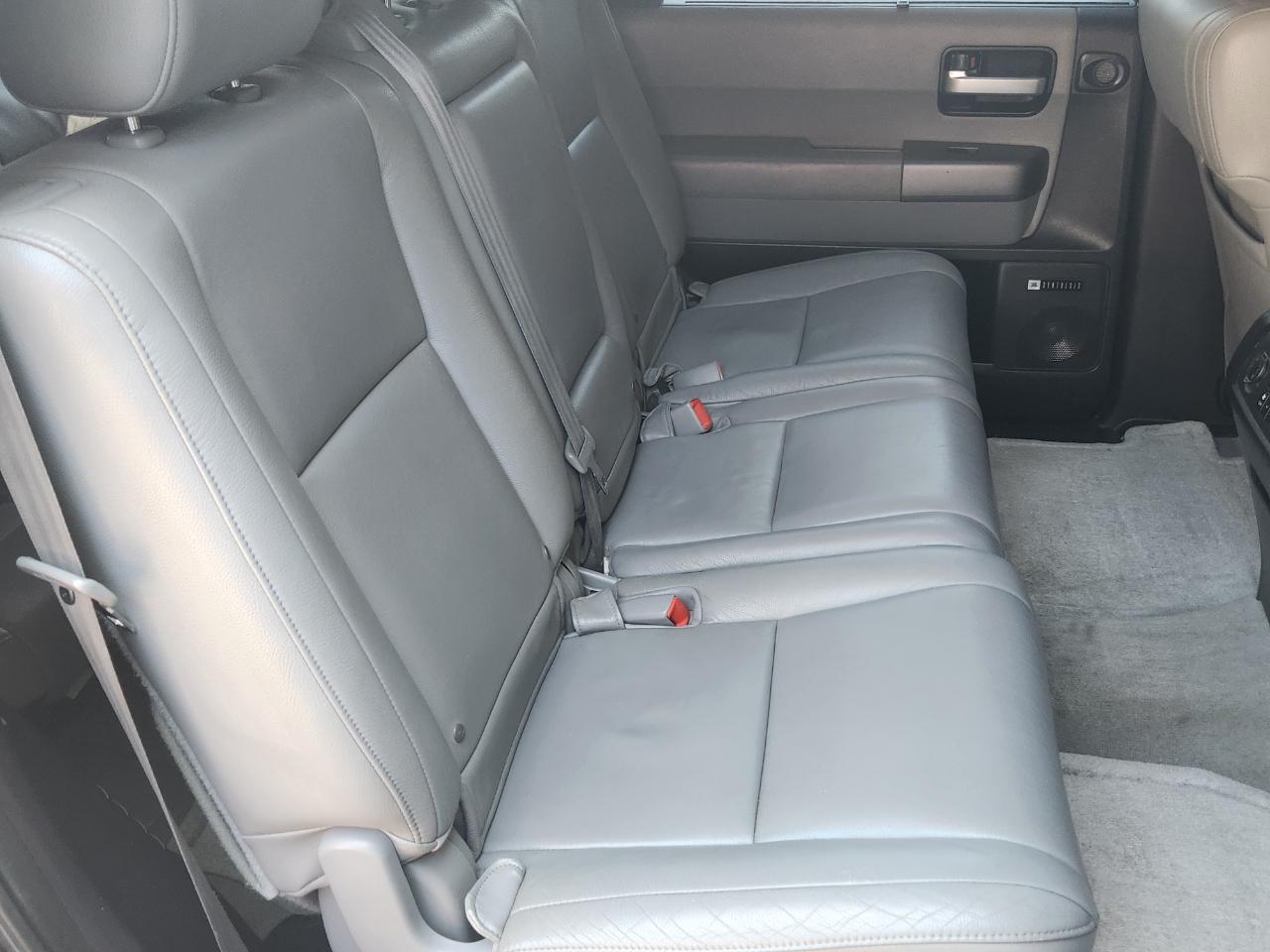Toyota Sequoia RWD 5.7L Limited (Natl) 2010