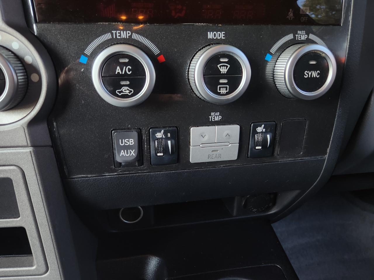 Toyota Sequoia RWD 5.7L Limited (Natl) 2010