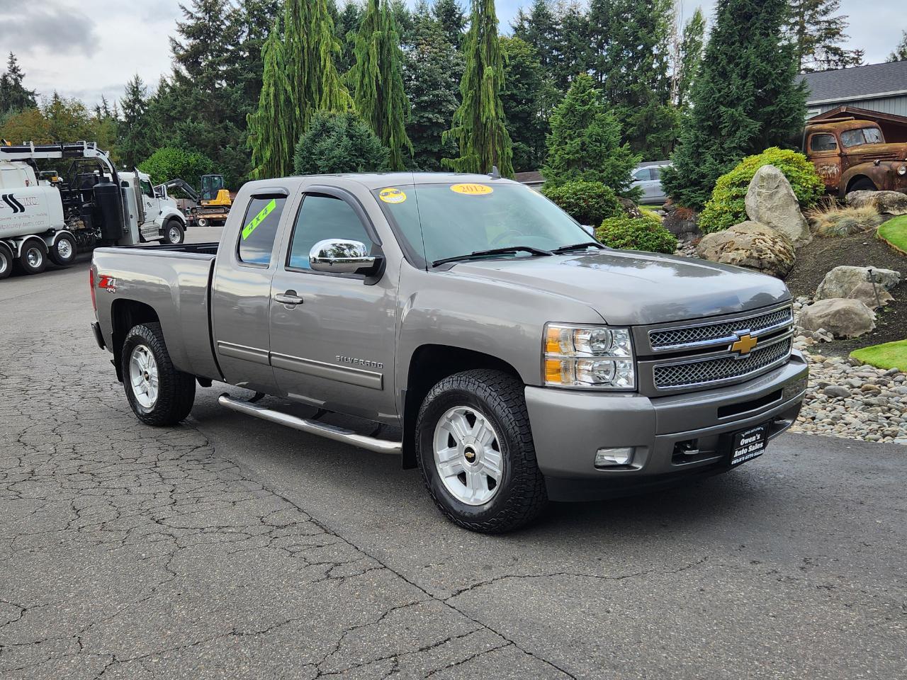 Chevrolet Silverado 1500 4WD Ext Cab 143.5" LT 2012