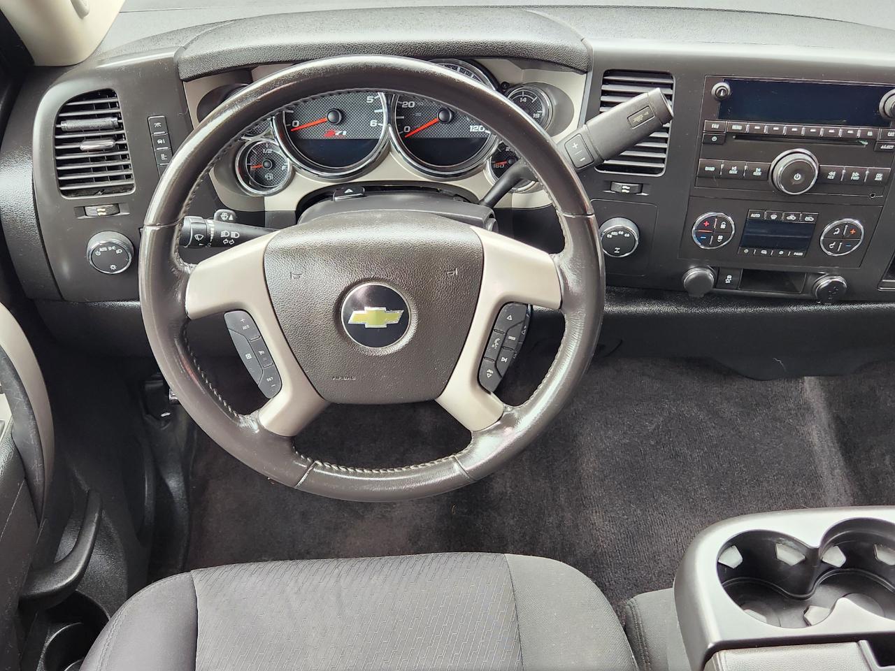 Chevrolet Silverado 1500 4WD Ext Cab 143.5" LT 2012