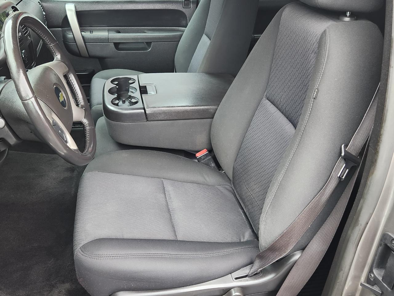 Chevrolet Silverado 1500 4WD Ext Cab 143.5" LT 2012