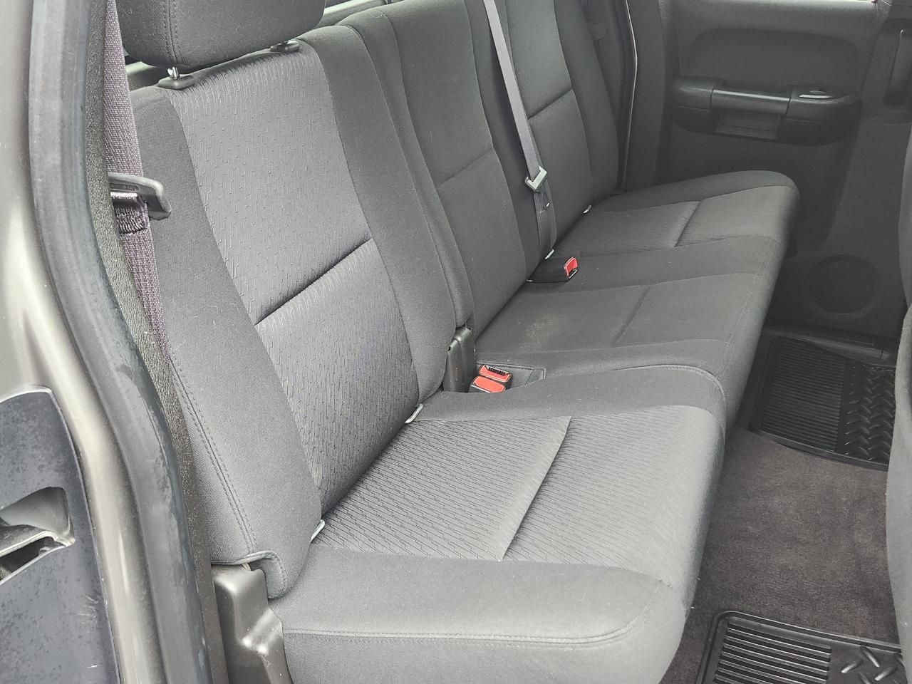 Chevrolet Silverado 1500 4WD Ext Cab 143.5" LT 2012