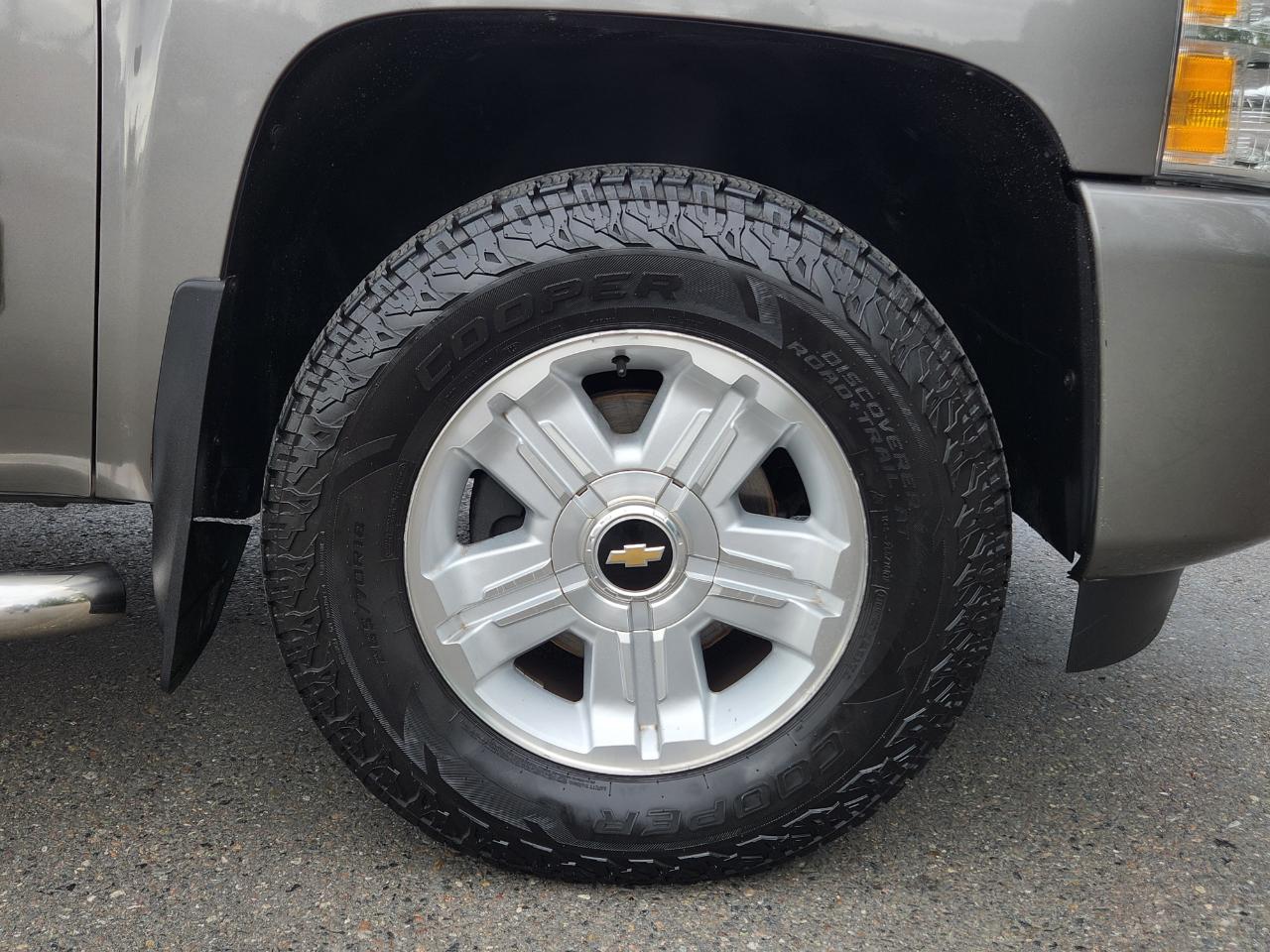 Chevrolet Silverado 1500 4WD Ext Cab 143.5" LT 2012