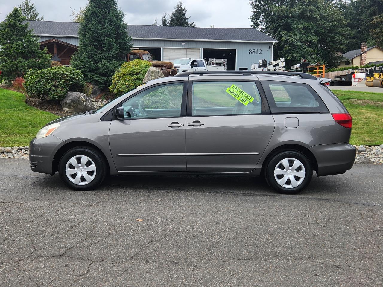 Toyota Sienna 5dr CE FWD 7-Passenger (Natl) 2005