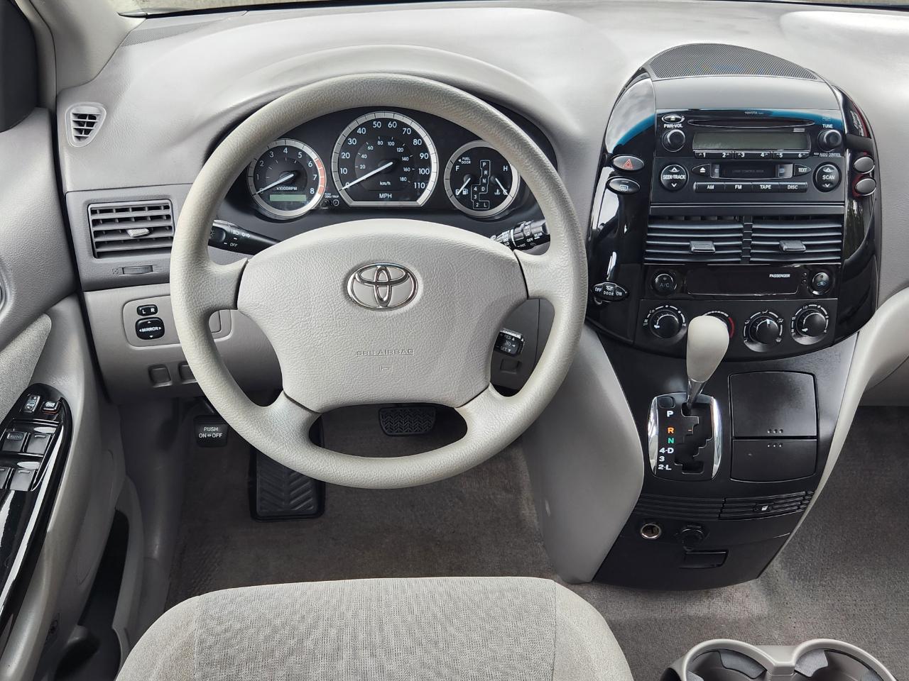 Toyota Sienna 5dr CE FWD 7-Passenger (Natl) 2005