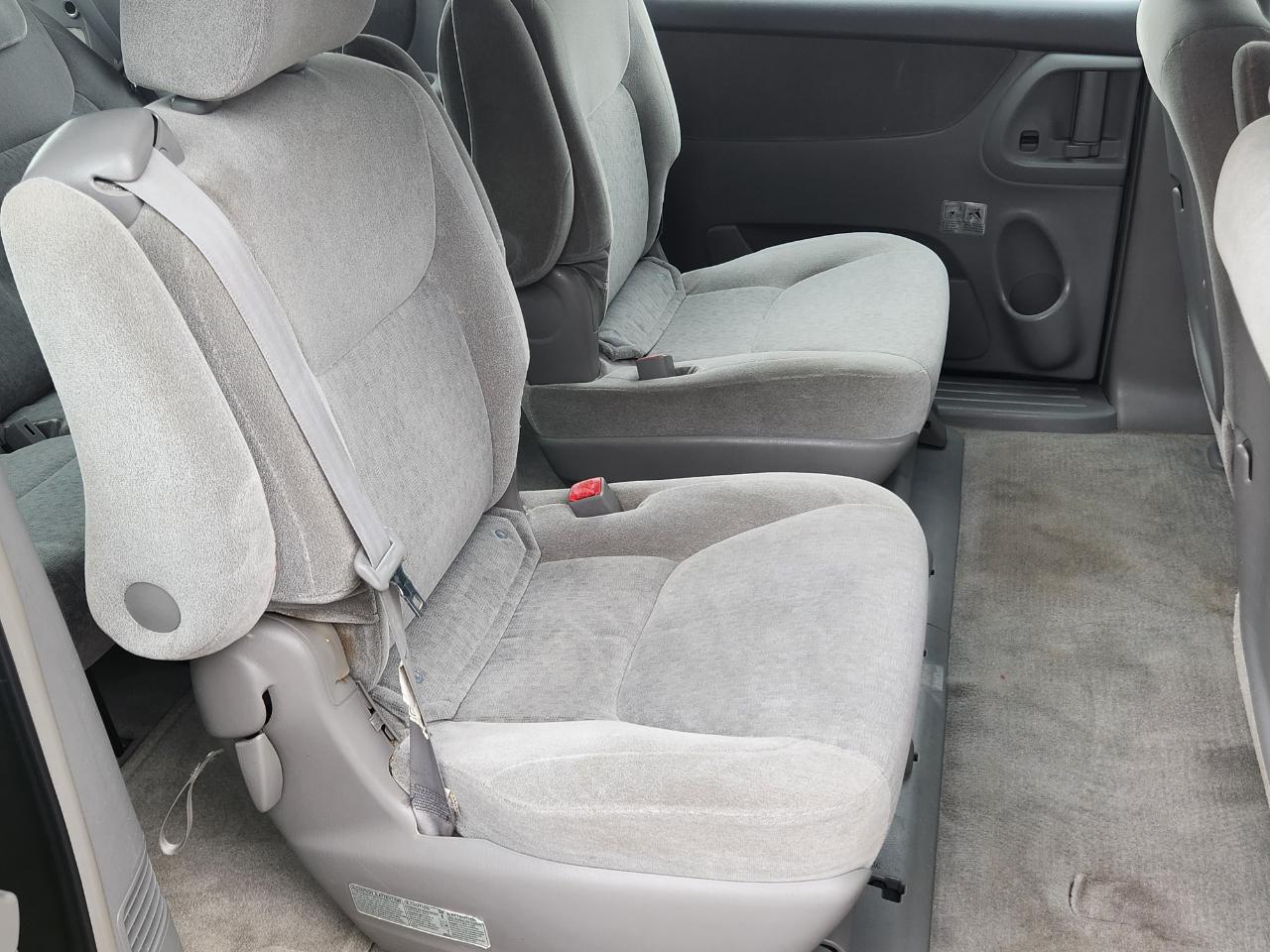 Toyota Sienna 5dr CE FWD 7-Passenger (Natl) 2005