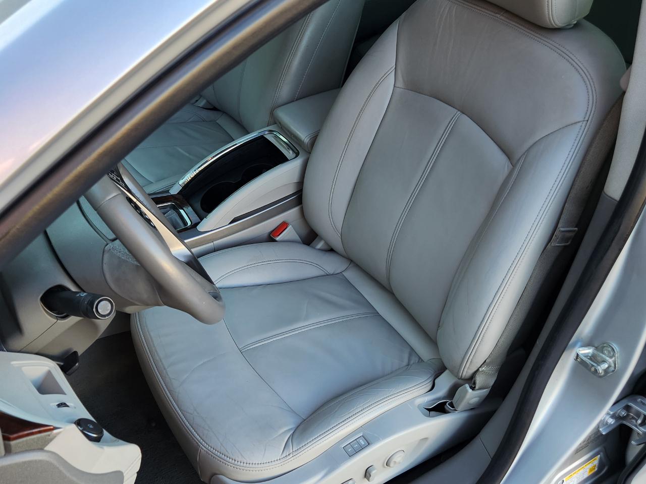 Buick LaCrosse 4dr Sdn CXL FWD 2011