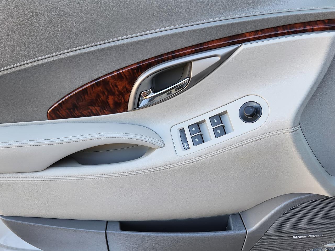 Buick LaCrosse 4dr Sdn CXL FWD 2011