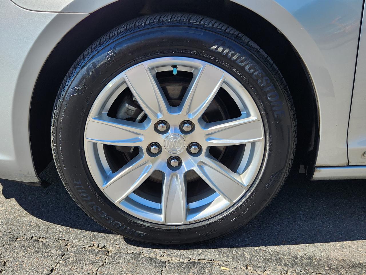 Buick LaCrosse 4dr Sdn CXL FWD 2011