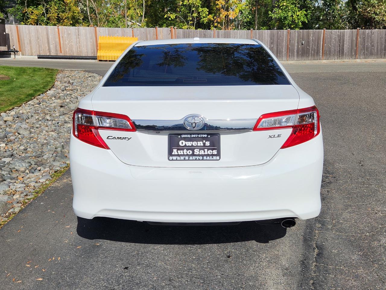 Toyota Camry 4dr Sdn I4 Auto XLE (Natl) 2012