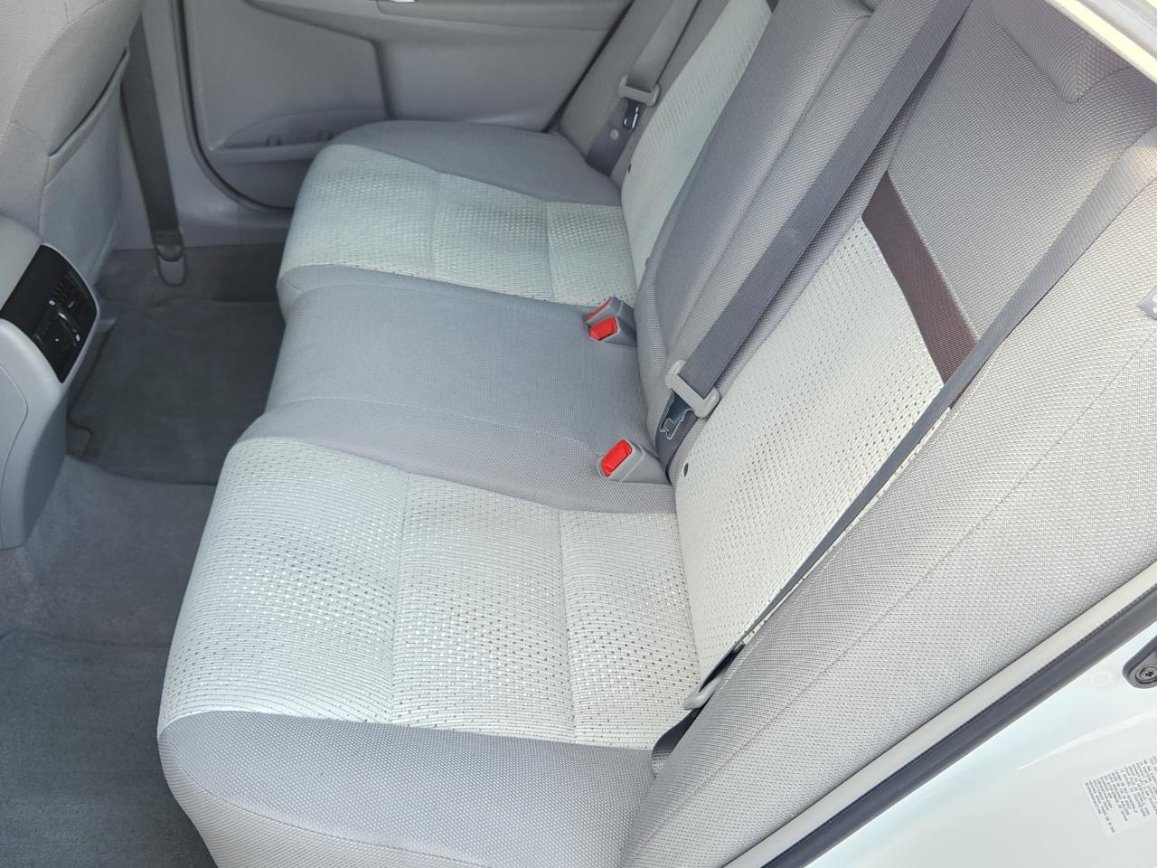 Toyota Camry 4dr Sdn I4 Auto XLE (Natl) 2012