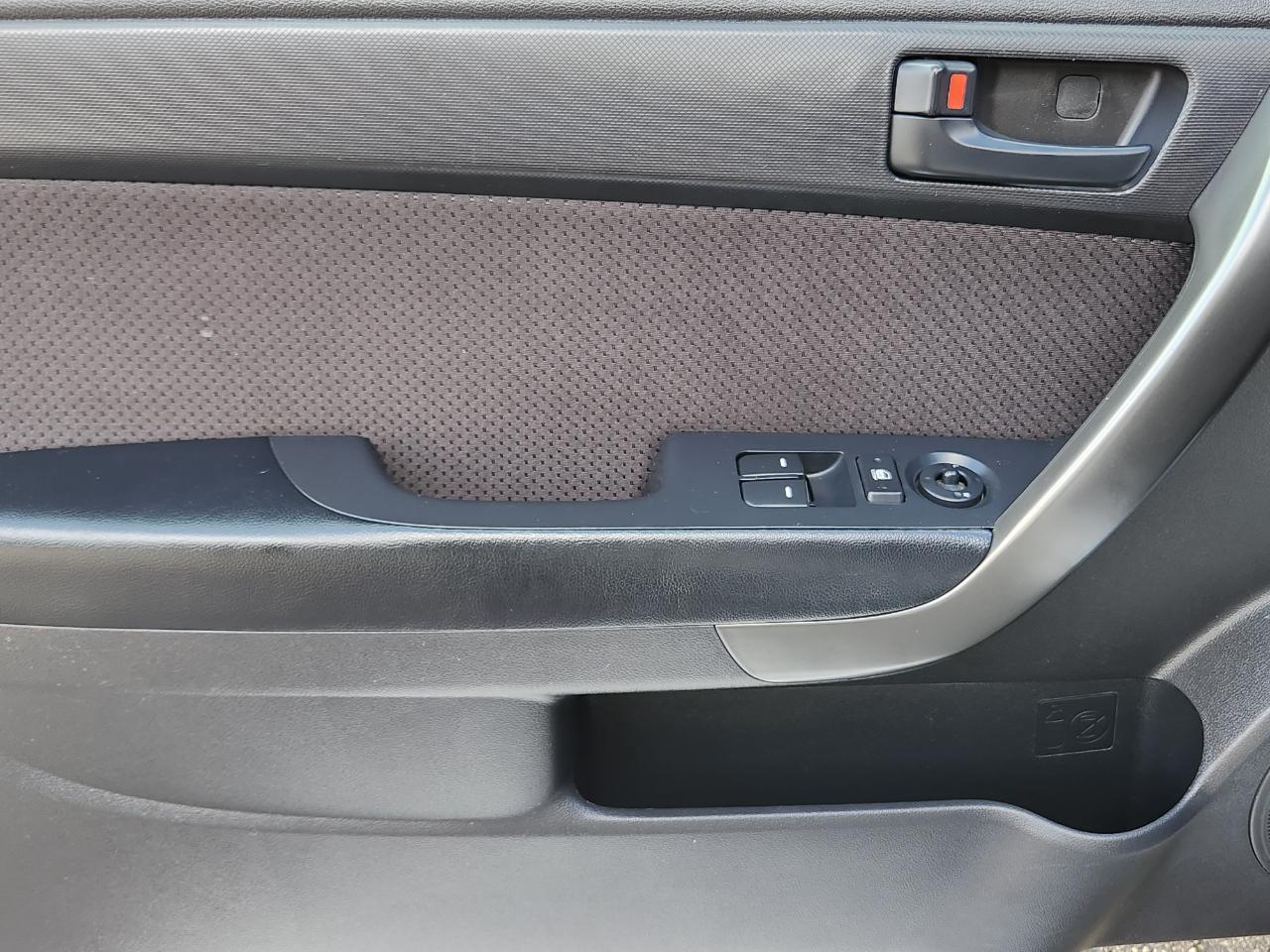 Kia Forte Koup 2dr Cpe Auto EX 2011