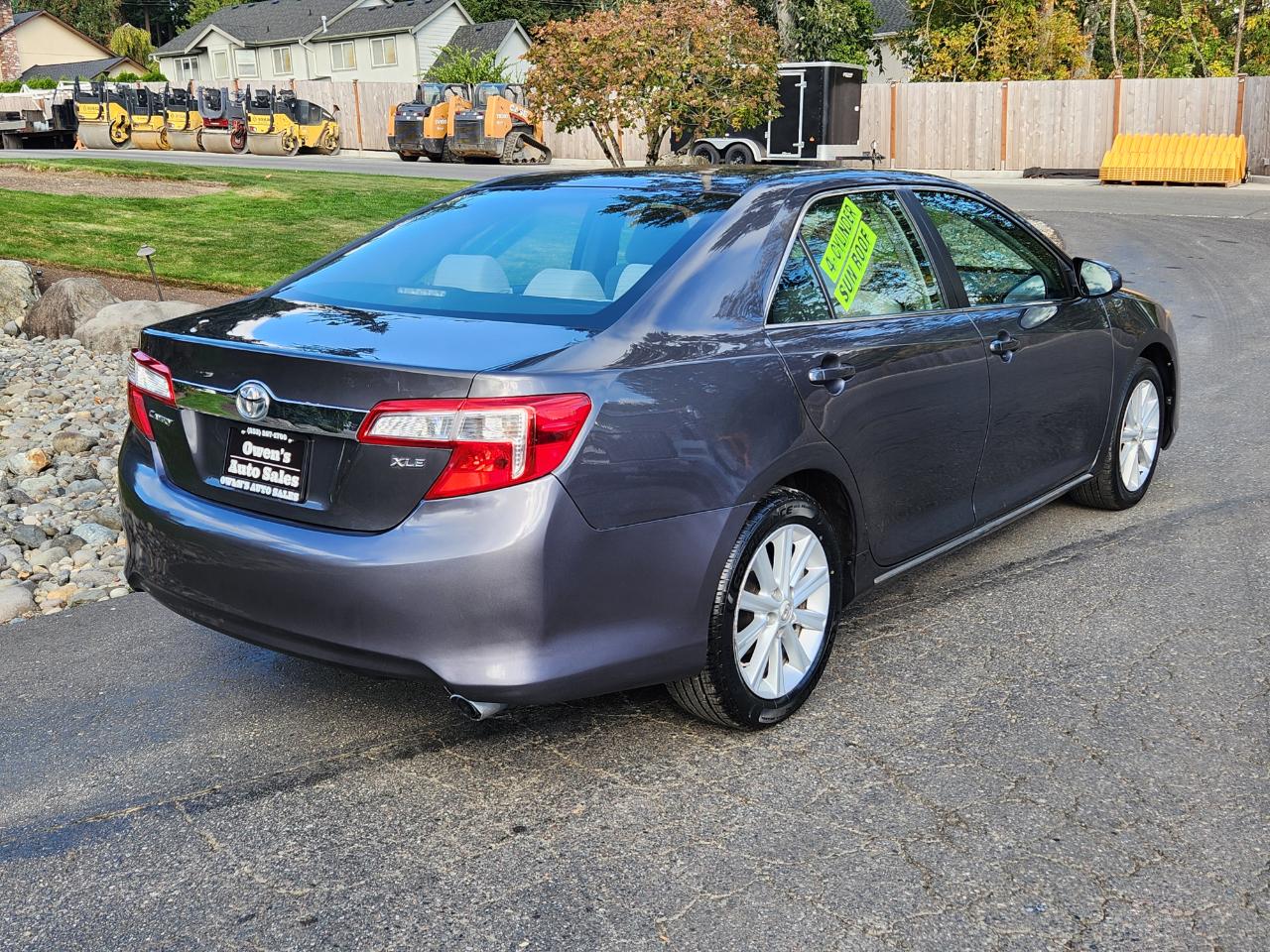 Toyota Camry 4dr Sdn I4 Auto XLE (Natl) 2012