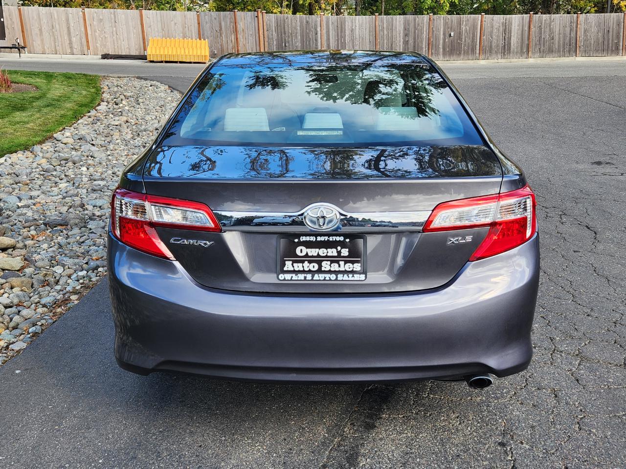 Toyota Camry 4dr Sdn I4 Auto XLE (Natl) 2012